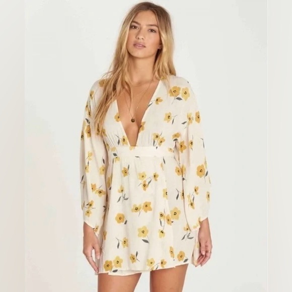 Floral Kimono Wrap Mini Dress (2) - Picture 5 of 9